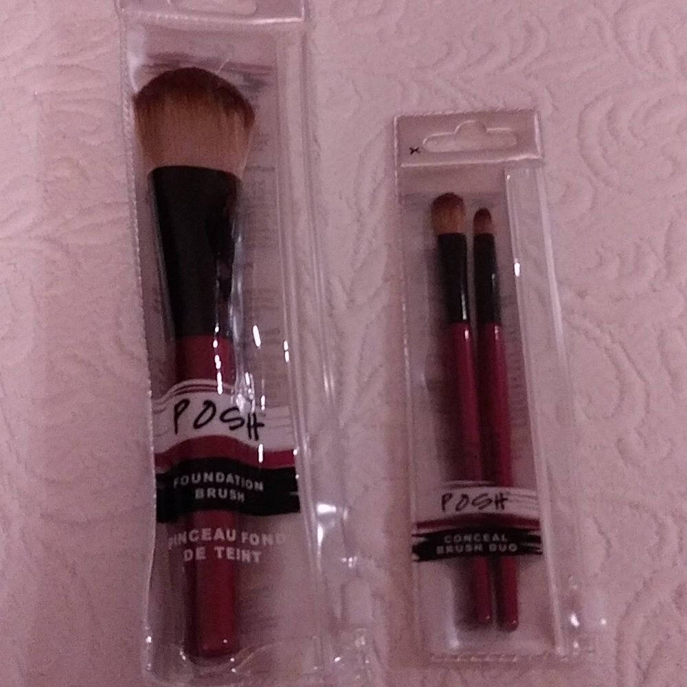 3 posh makeup brushes